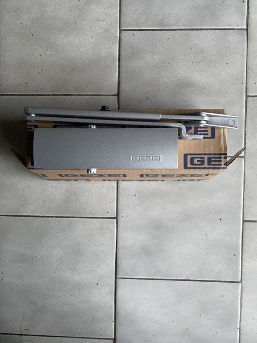 Fecho porta automático mecanismo mola retenção