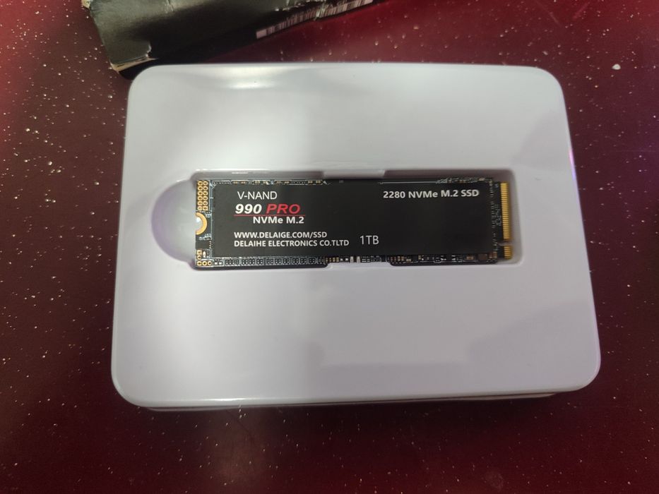 Продам не рабочий ссд м2 на 1тб