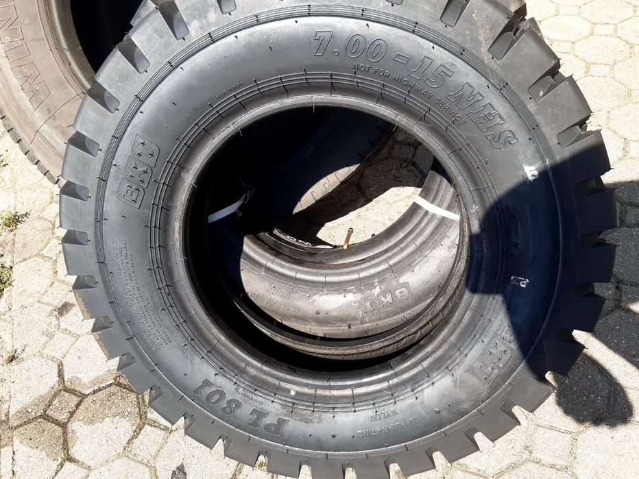 Para Nowe 700-15 BKT