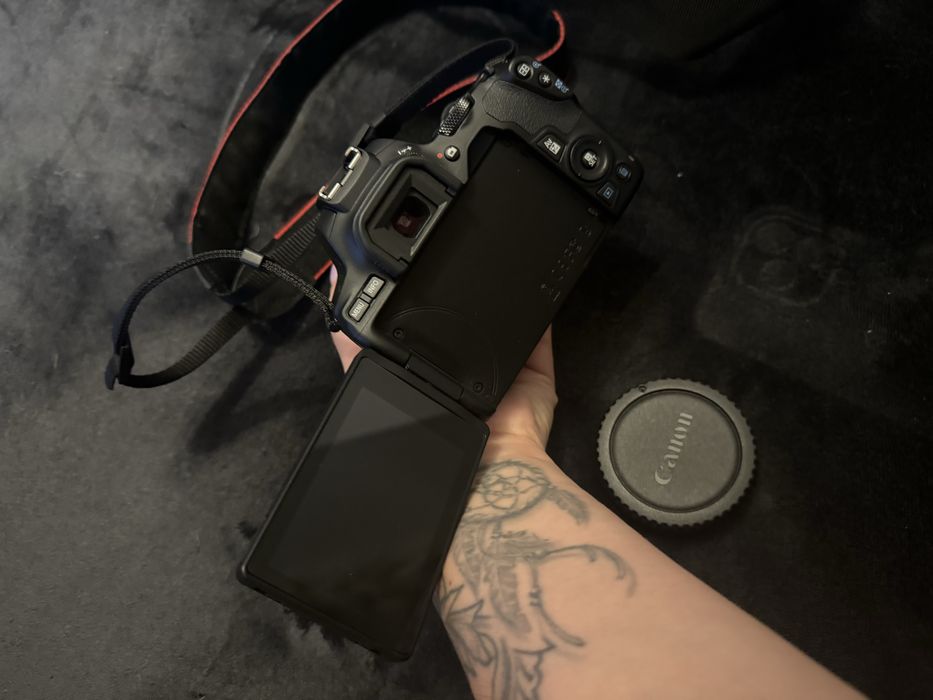 Maquina fotografica Canon EOS 250D