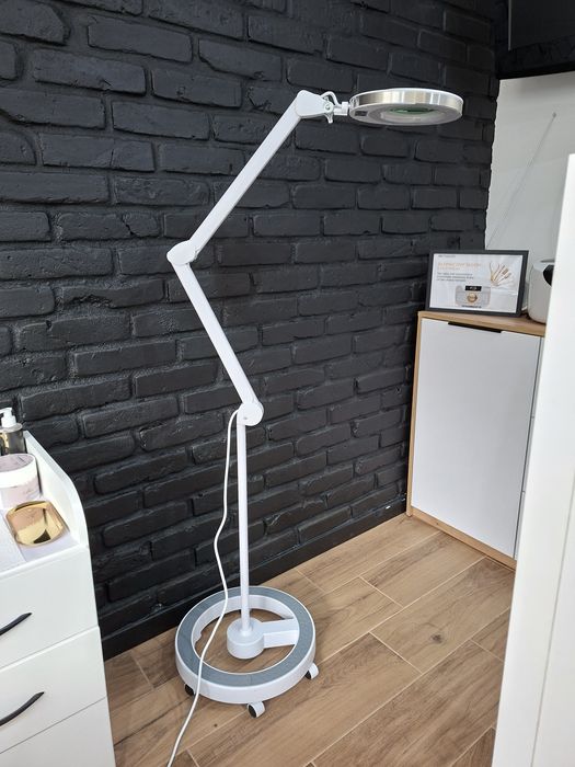 Lampa lupa Elegante ze statywem