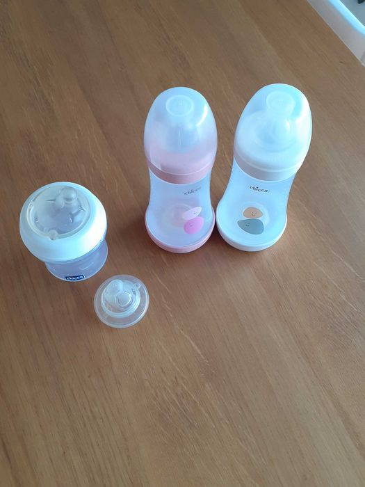 Conjunto de biberões diversos