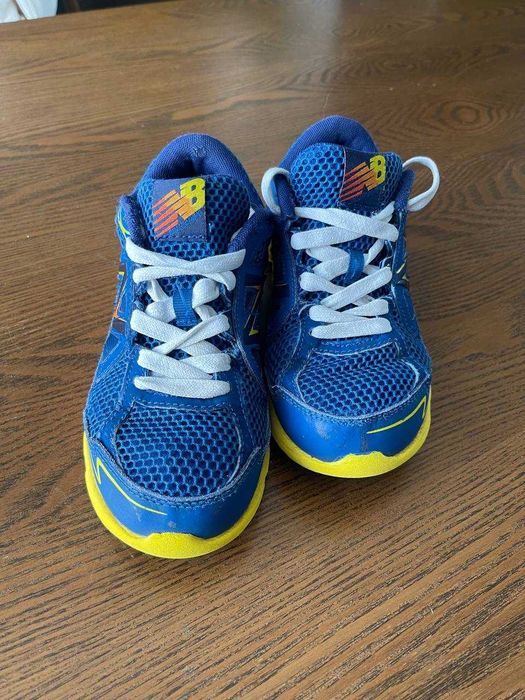 Кросівки New Balance на хлопчика у відмінному стані  Розмір 34.5