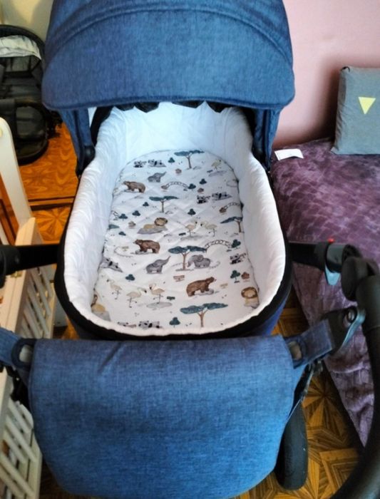 Неймовірного коасивогокольору!Дуже гарна колясочка 2в1!Один ма