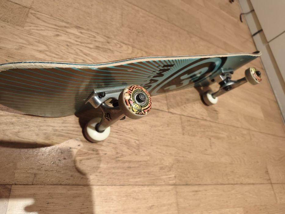 Skate Imagine Skateboards (80 cm) – Bom Estado