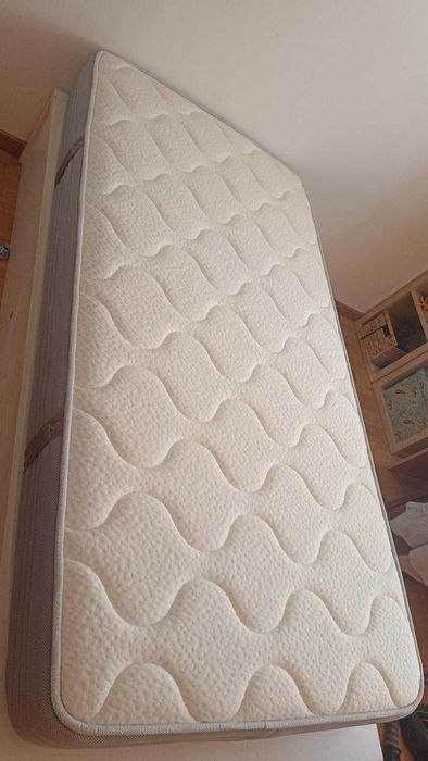 Colchão cama criança (semi novo)