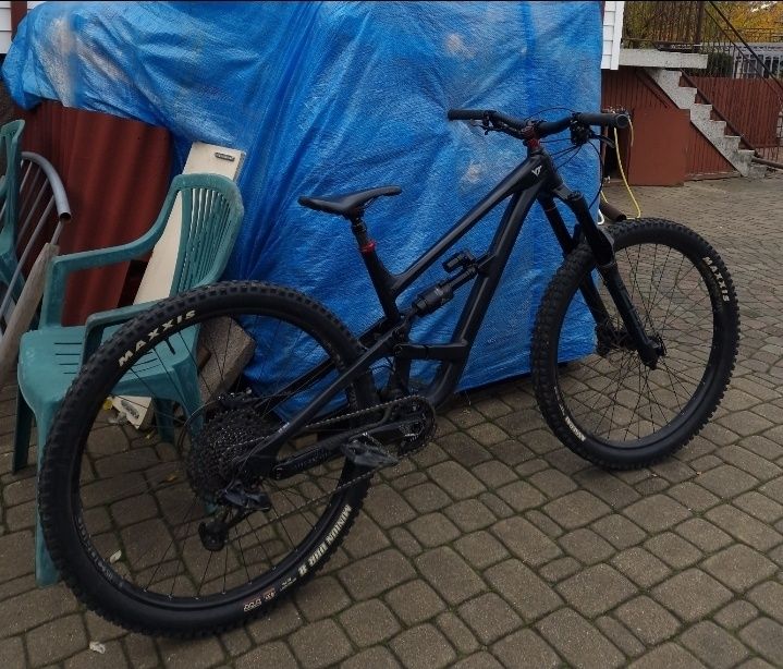 PILNE YT capra Core 1 2023 L 29 FOX X2 SRAM GX