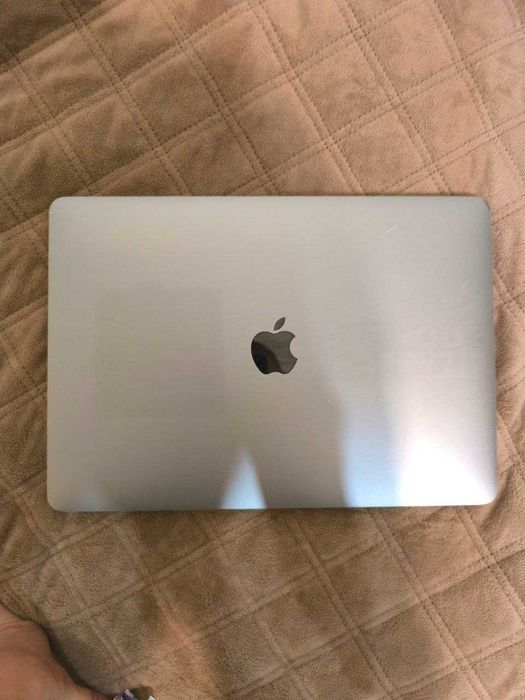 MacBook Pro 13" 2018 / i7 / 16GB — робочий