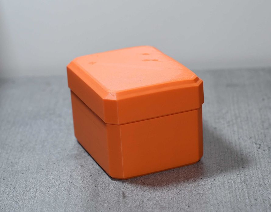 Pojemnik na 12 akumulatorków AA – idealny dla fotografa