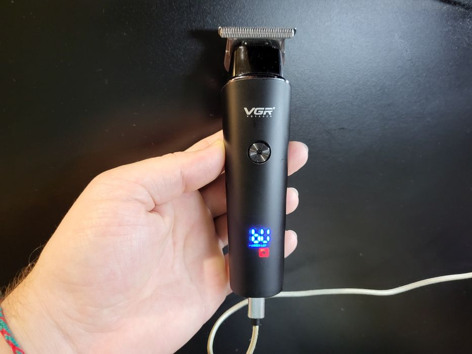 Тример для бороди та вусів VGR