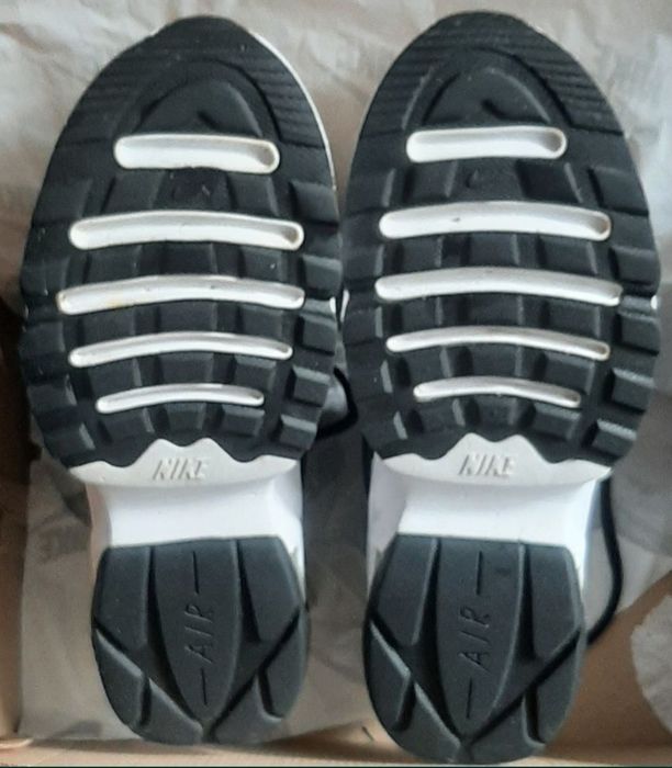 Оригинальные кожаные кроссовки Nike Air Max Graviton (CD4151-002) — Размер 44.5