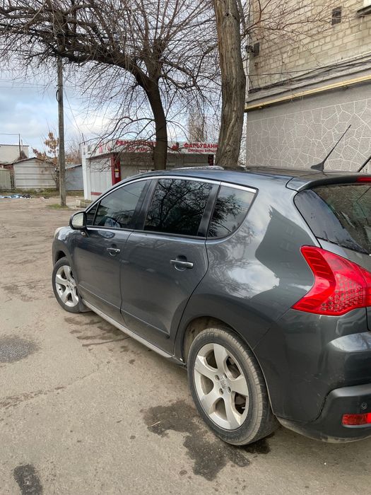 Продам Пежо 3008 2010