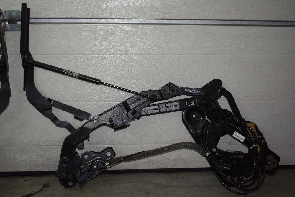 Prawy zawias mechanizm tylnej klapy Ford Focus mk2 CC kabriolet cabrio