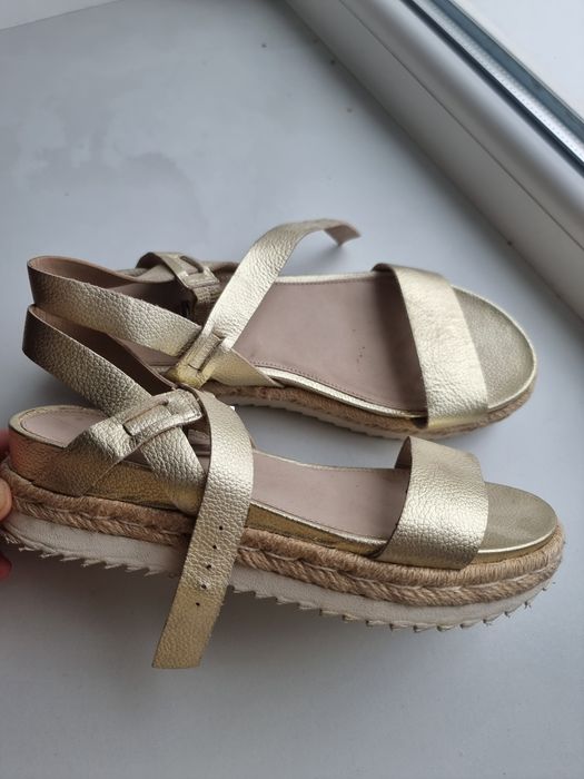 Стильні босоніжки від Aldo