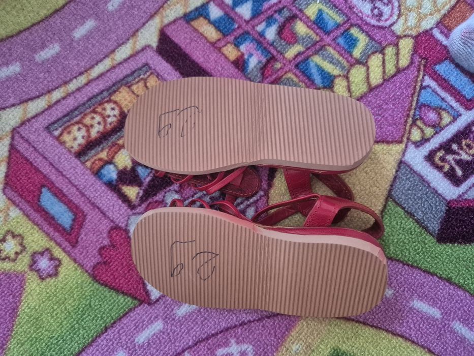 Sandałki r. 29 skórzane