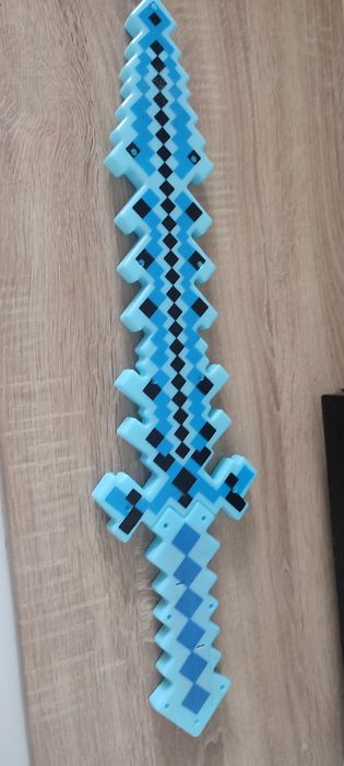 Świecący miecz świetlny