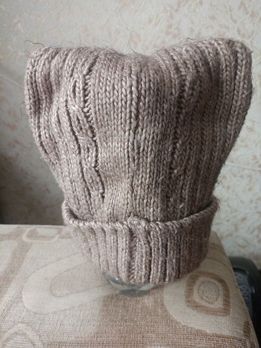 Шапки женские в отличном состоянии