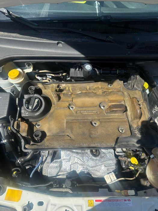 Подушка кришки двигуна Fiat 1.6 2.0 MJTD Doblo Bravo Втулка Кріплення