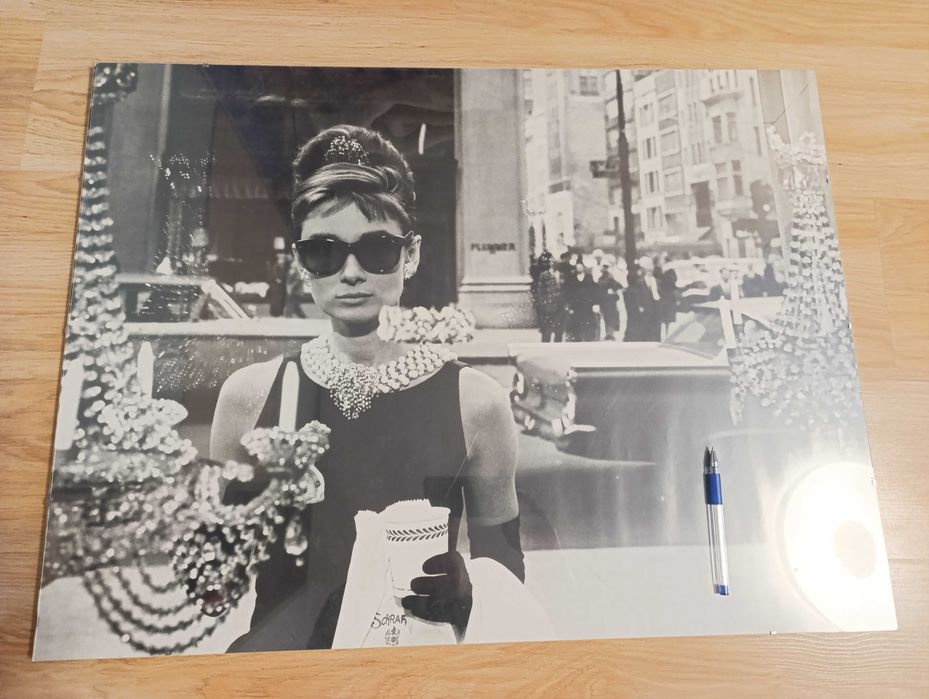 Śniadanie u Tiffany’ego - Audrey Hepburn - antyrama 60 cm / 80 cm