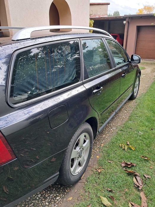 Sprzedam VOLVO V50 2010r