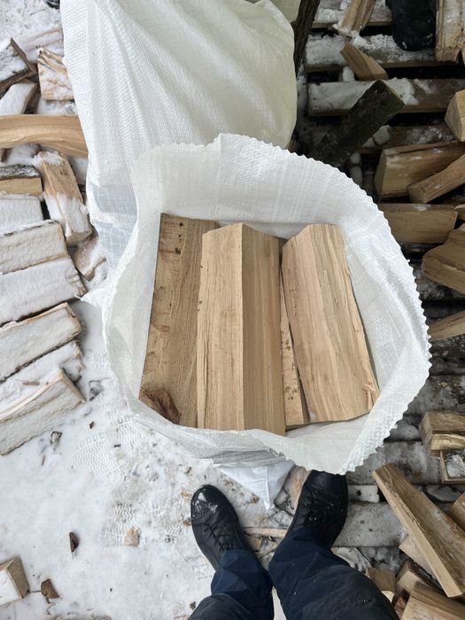 Співпрацюємо з BBQ, шашличними , ресторанами …Дрова сухі: бук,граб,ясен,дуб!фасовані або насипом!Для постійних і оптових  клієнтів знижки !!!