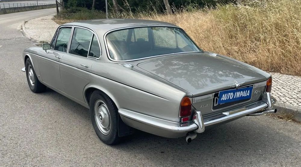 Jaguar XJ