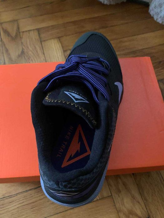 Отличные кроссовки Nike
