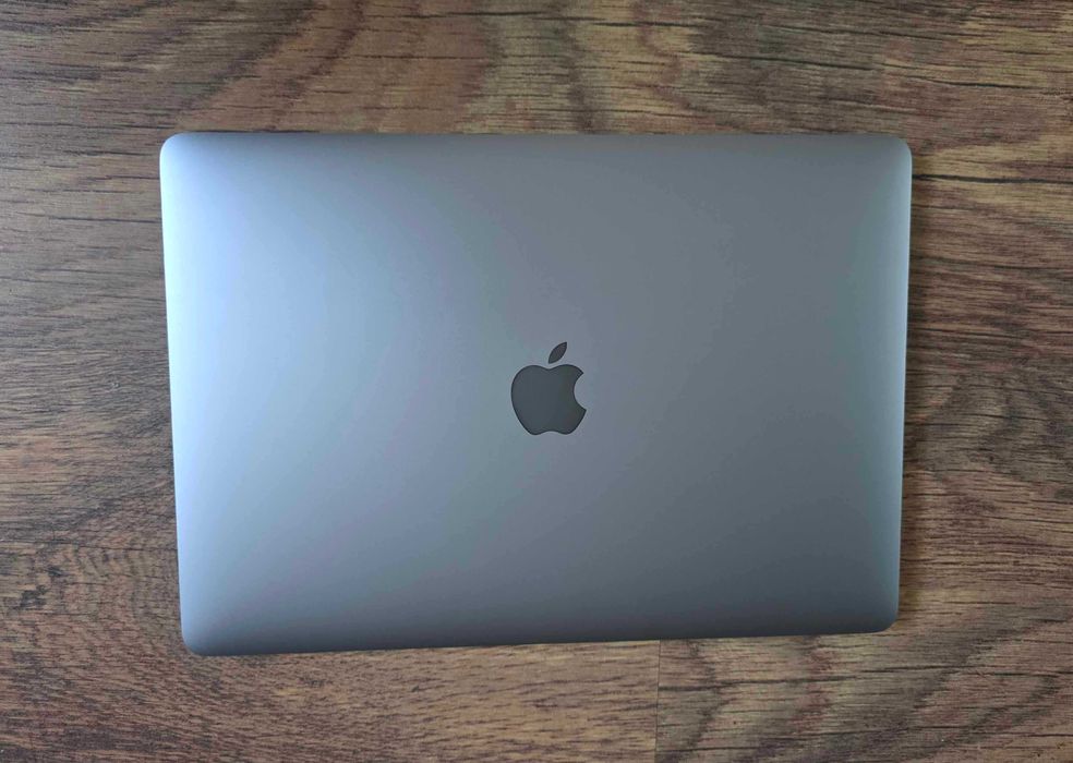 MacBook Pro 13,1 2016