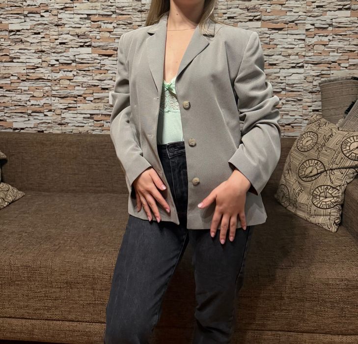 Жіночий піджак C&A (новий, розмір 42 / L)