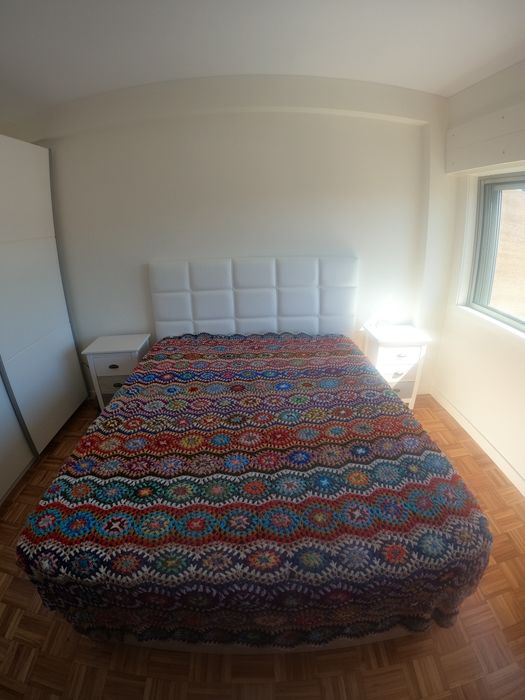 Colcha de lã feita em crochê