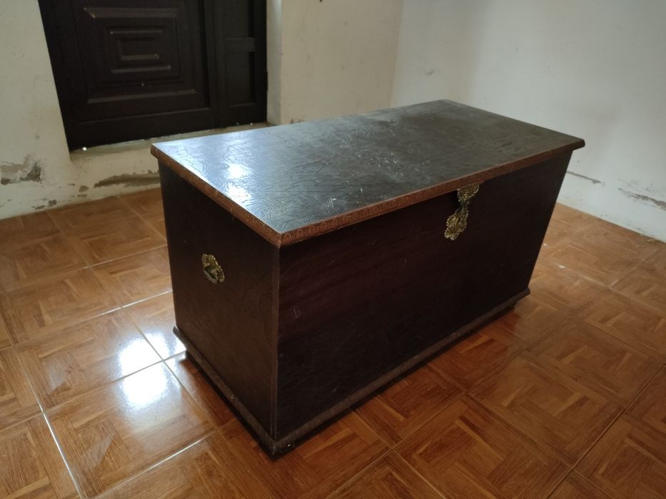 Arca / Baú em madeira trabalhada 50 €