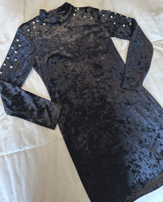 Vestido veludo com pérolas