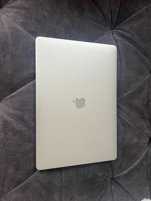 Apple Macbook Pro 2020, COREI7+ 16Gb+Radeon 560X 4Gb,512Gb Новий стан