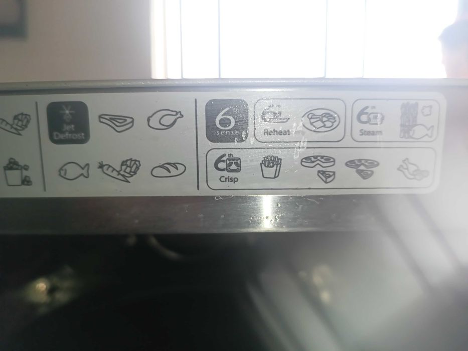 Micro-ondas + Forno Whirlpool 6th Sense