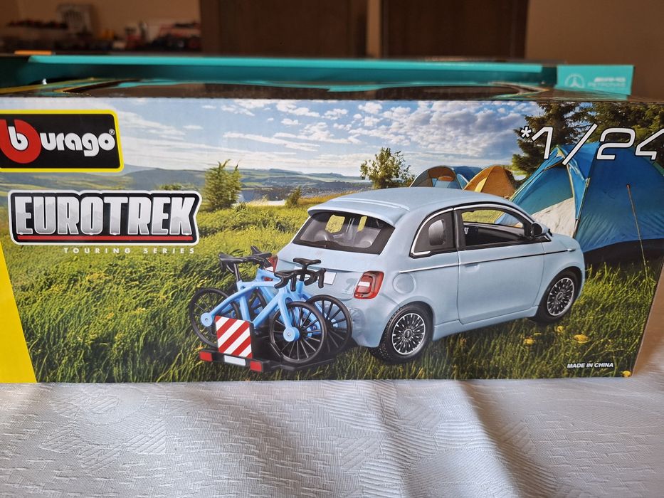 Bburago Fiat 500e (2023), seria Eurotrek, skala 1:24