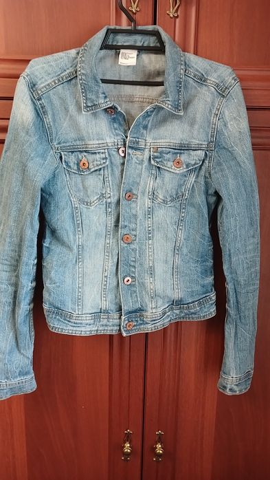 Брендова джинсова куртка