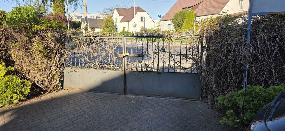Sprzedam komplet  bramę wjazdową oraz furtkę!