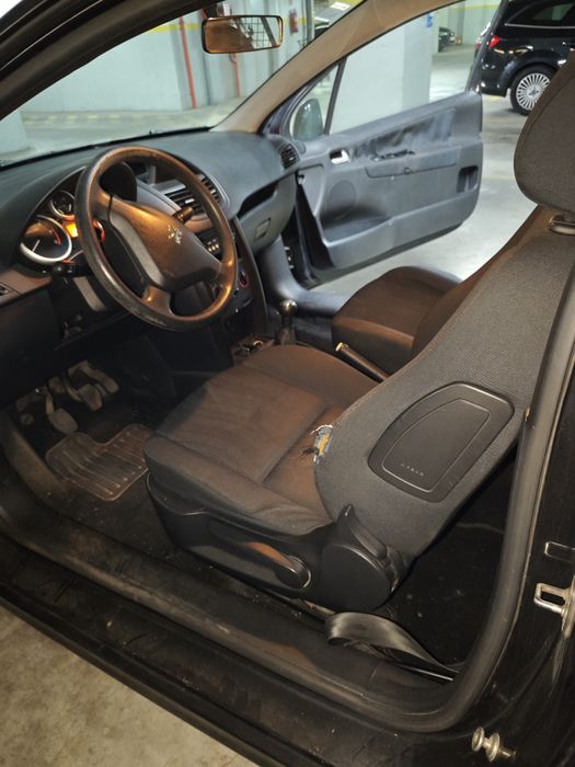 Peugeot 207 1.4 165.000 Kms Comercial Preto 2007