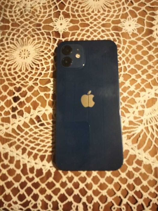 Продам Iphone 12