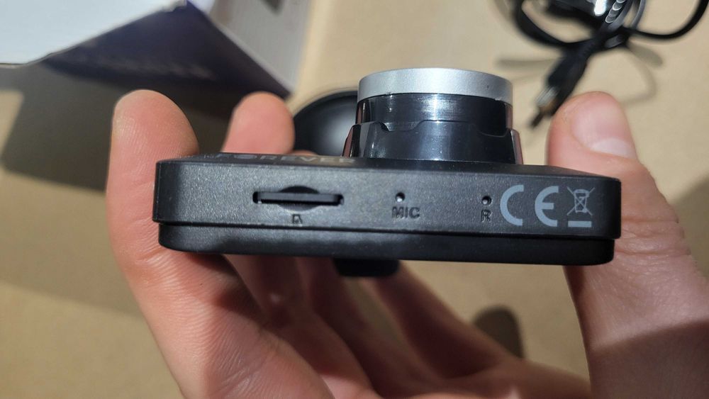 Wideorejestrator samochodowy Forever VR-130 HD 720p – komplet