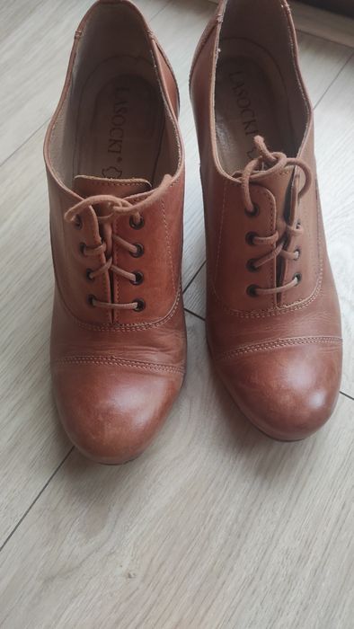 Buty skórzane Lasocki r.39 brązowe na obcasie