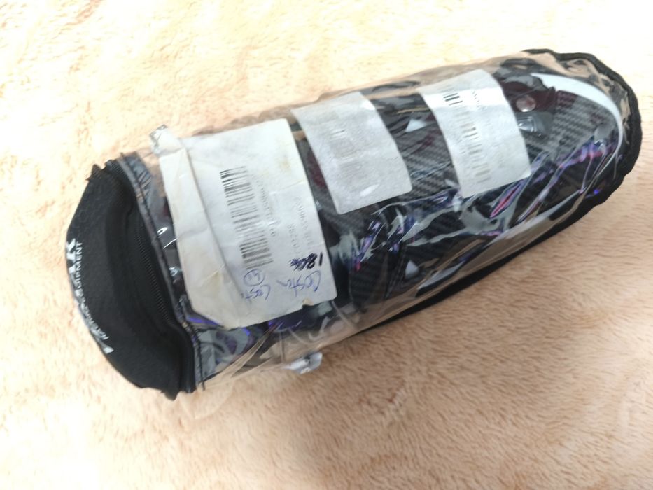 Par de joelheiras de motocicleta Vemar.