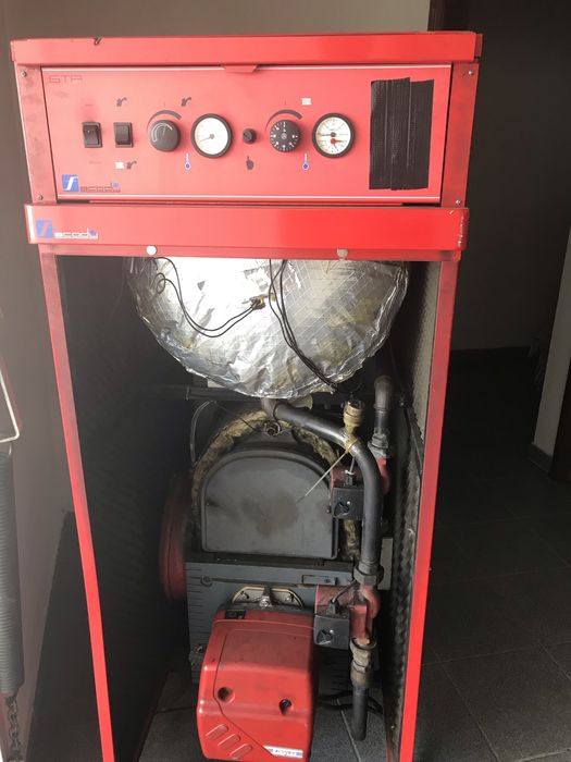 Sistema Aquecimento Central Completo (Já Desmontado): Caldeira + Deposito de Gasoleo + 2 Bombas Circuladora + Chaminé Inox