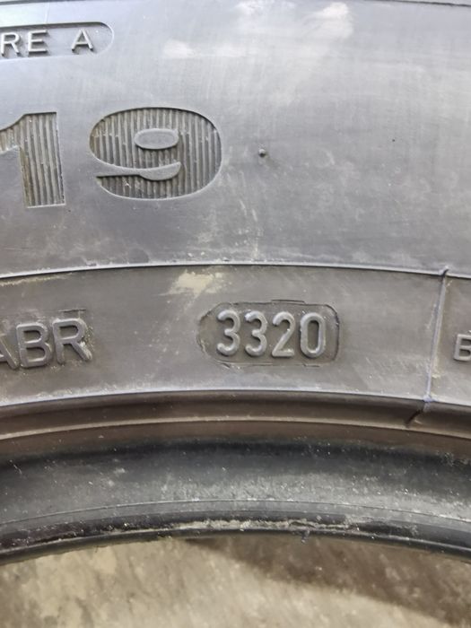 Para opon 235/55R19 101Y Dunlop Sport Maxx RT