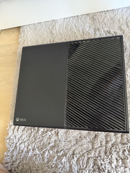 Xbox One z zestawem akcesoriow