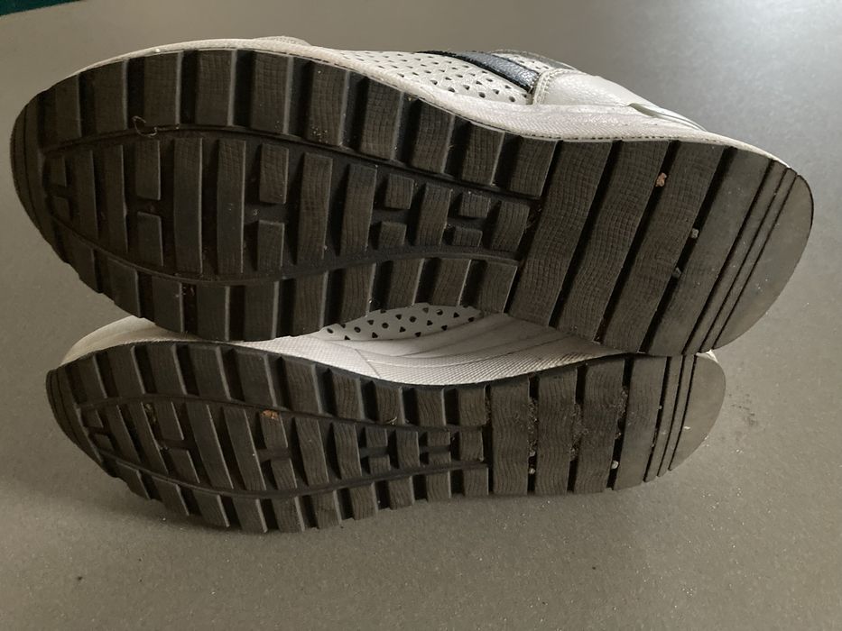 Buty sportowe białe, r. 36