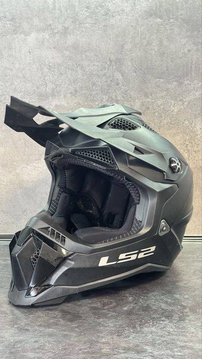 Кросовий мотошолом LS2 MX700 Subverter Black Matt (Розмір L, стан 7.5/10)