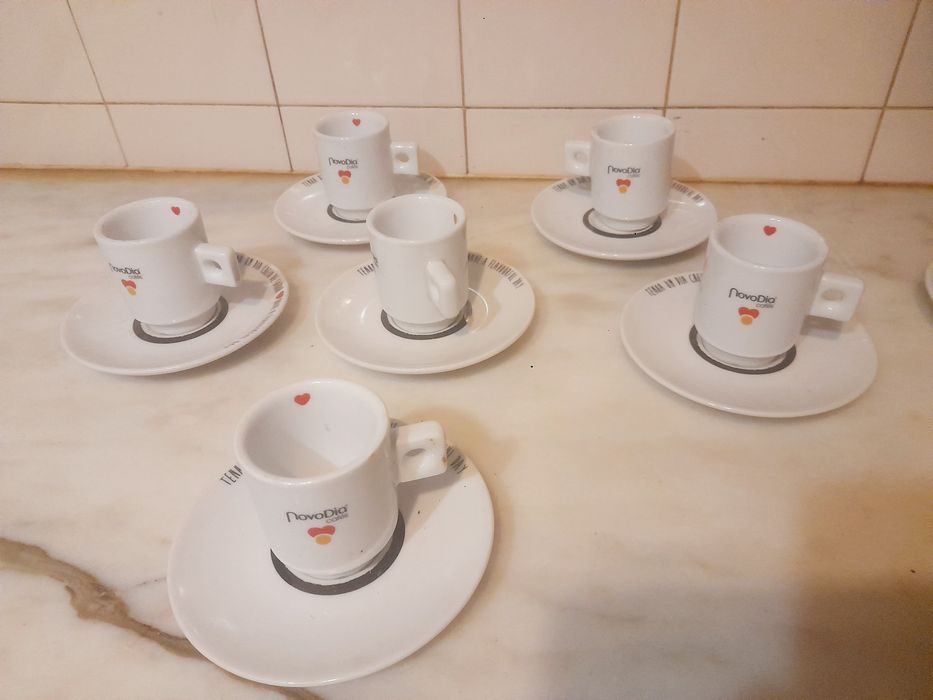 Conjunto de Chávenas de Café/Meias de Leite Novo Dia