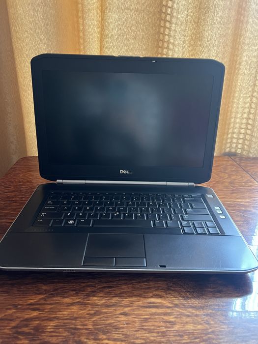 ноутбук Dell серії Inspiron