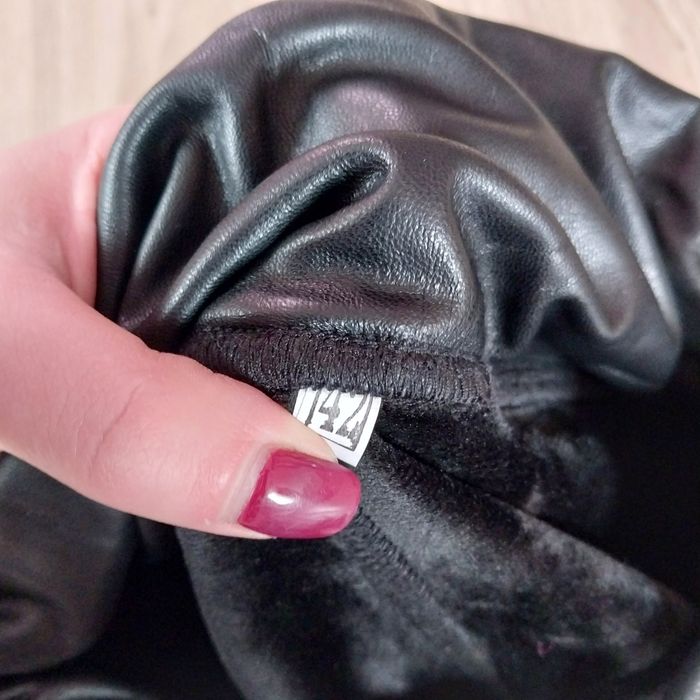 Жіночі шкіряні лосіни